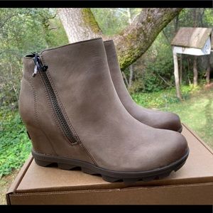 NWT Sorel Joan of Arctic Wedge II Zip Bootie